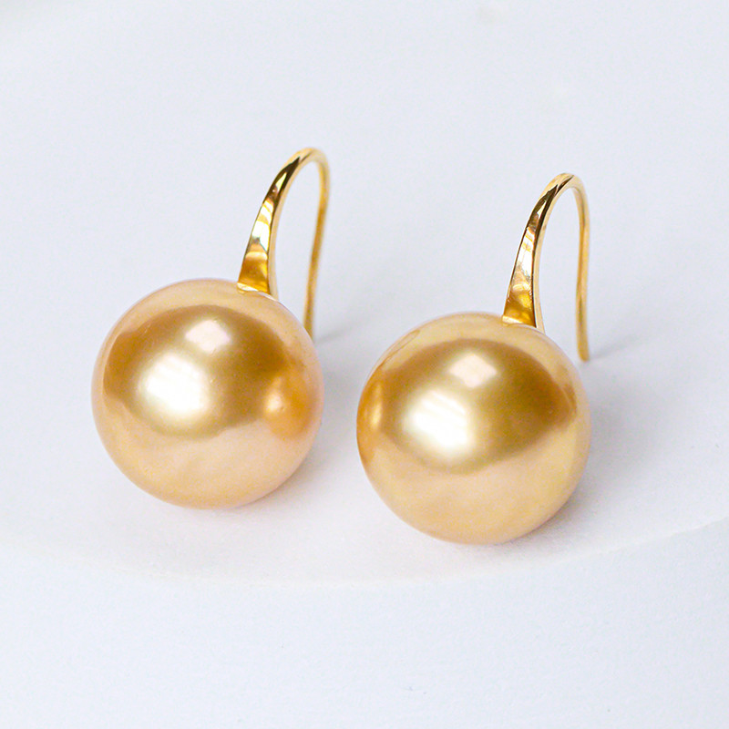 【La Corser】輸入 10-13.9mm 南洋ゴールドパールイヤリング ハイヒール型 耳かけデザイン 天然海水 ラウンドブ
