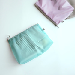 撥水ナイロンのちょうどいいサイズのポーチ│旅行　アウトドアに　コーデュラナイロン│パープル　ブルー　グレー 7枚目の画像