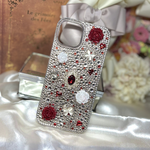 キラキラ✨️レッド×ホワイト ハートの女王 デコ iPhone15