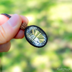 レア・希少！BIGサイズ！圧倒的な輝き！浄化・運気アップをお求めのあなたへ！concaveカット水晶とチクナルドラクシャ 5枚目の画像