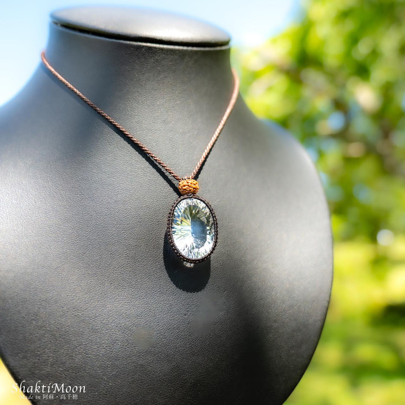 レア・希少！BIGサイズ！圧倒的な輝き！浄化・運気アップをお求めのあなたへ！concaveカット水晶とチクナルドラクシャ 10枚目の画像