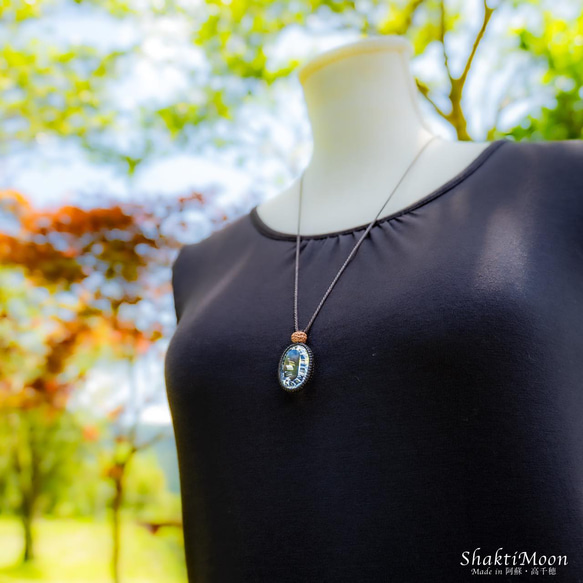 レア・希少！BIGサイズ！圧倒的な輝き！浄化・運気アップをお求めのあなたへ！concaveカット水晶とチクナルドラクシャ 11枚目の画像