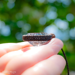 レア・希少！BIGサイズ！圧倒的な輝き！浄化・運気アップをお求めのあなたへ！concaveカット水晶とチクナルドラクシャ 9枚目の画像
