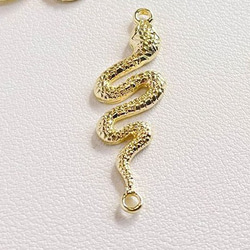 金具　守りの蛇モチーフ　干支*4個セット　DIY　アクセサリーパーツ　 1枚目の画像