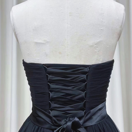 上品×クール】ブラックカラーのチュールドレス（背中編み上げ仕様