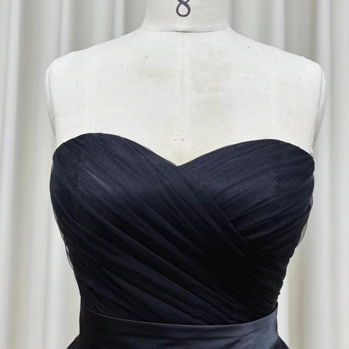 上品×クール】ブラックカラーのチュールドレス（背中編み上げ仕様