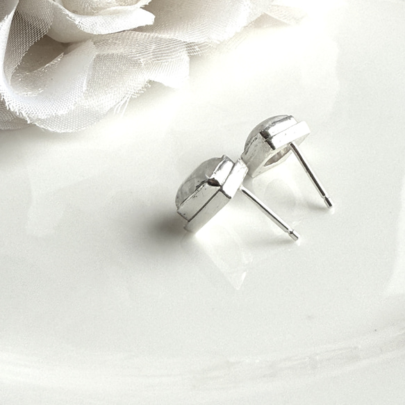 レインボームーンストーンの四角いピアス/silver925/スタッドピアス 8枚目の画像