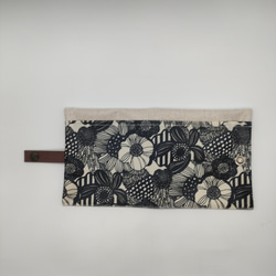 入れ替えて使える 携帯ティッシュケース マスクケース ペーパータオルケース　モノクロ北欧フラワー 3枚目の画像