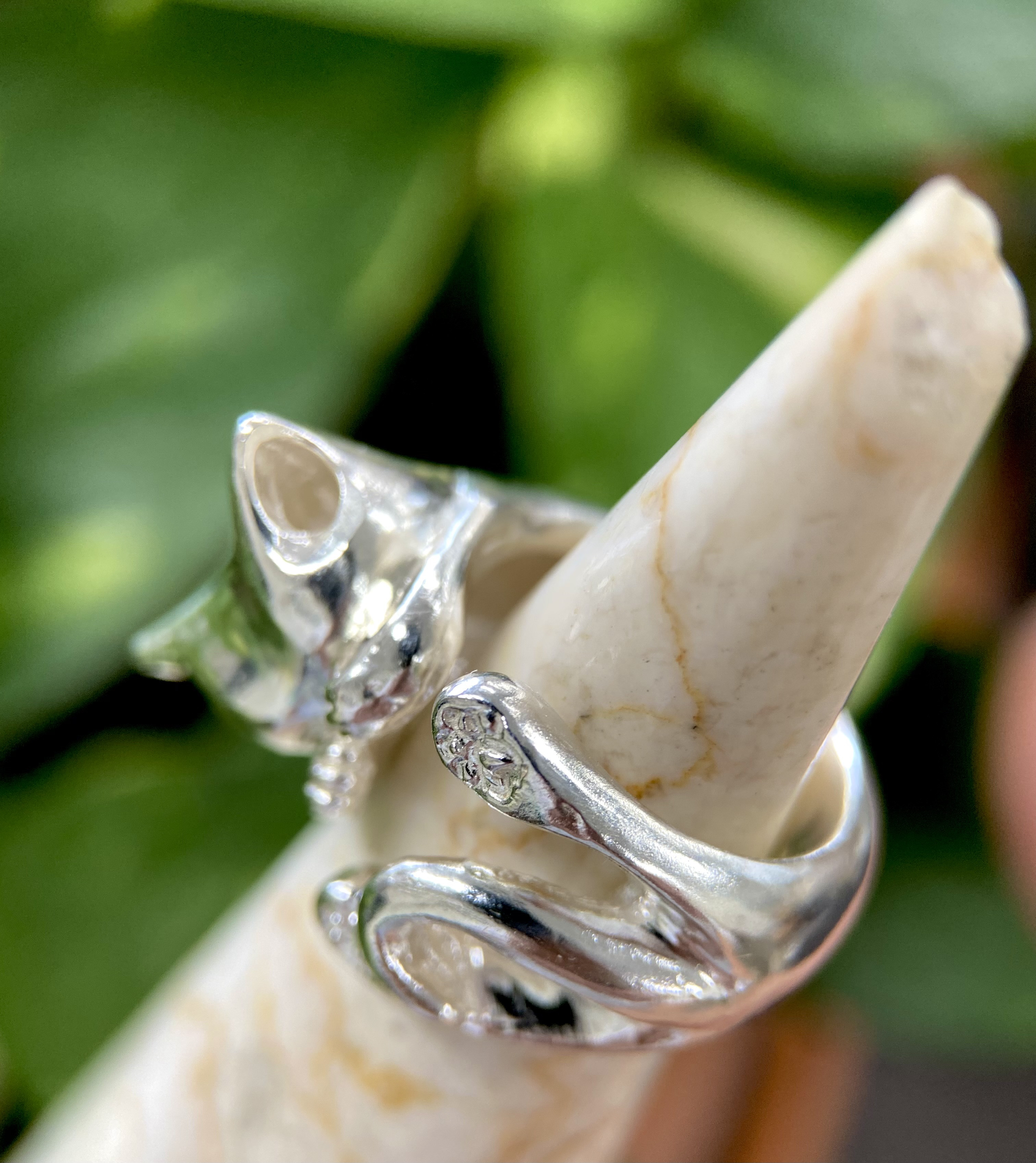 ごめん寝ねこリング(送料無料)まぶしくて前あしで顔を隠すポーズが可愛いくてキュンキュン