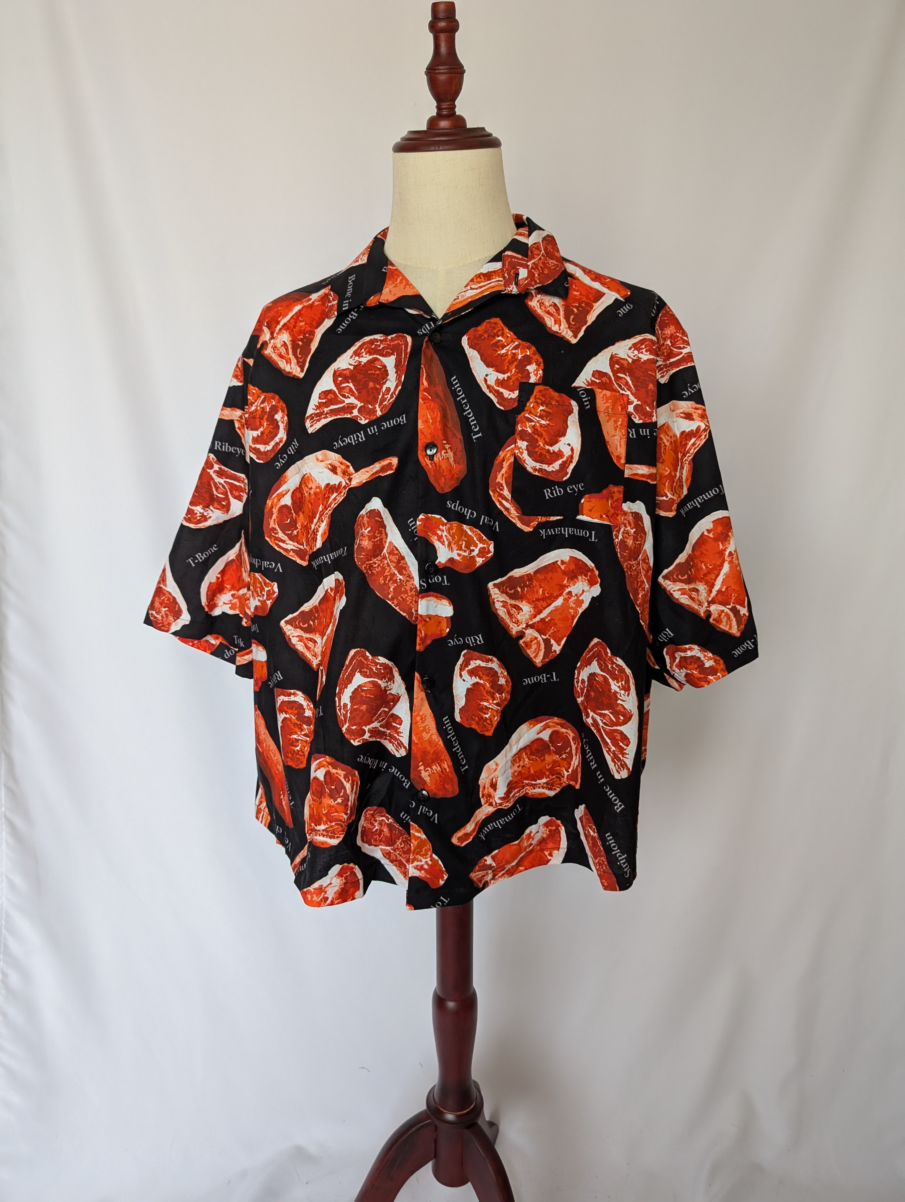【一点物】肉まみれアロハシャツ／焼肉・BBQ・肉バルの主役に！