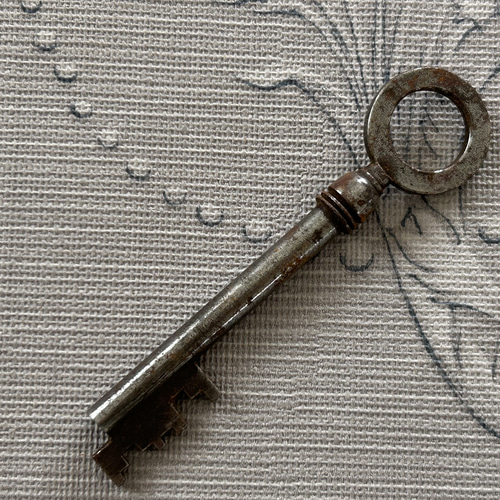 フランスVintage Key 鉄鍵 8.6cm オブジェ ディスプレイ インテリア