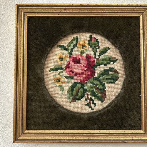フランスVintage クロスステッチ刺繍額入り 額装 薔薇 Rose ベルベット