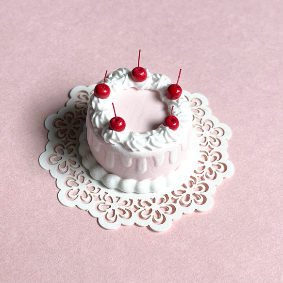 Crazy:B風フルーツトッピングの三段ケーキ Crazy:B風フルーツトッピングの三段ケーキ - メルカリ