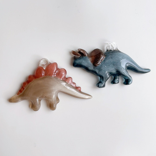 恐竜キーホルダー チャーム トリケラトプス ステゴサウルス ネイビー