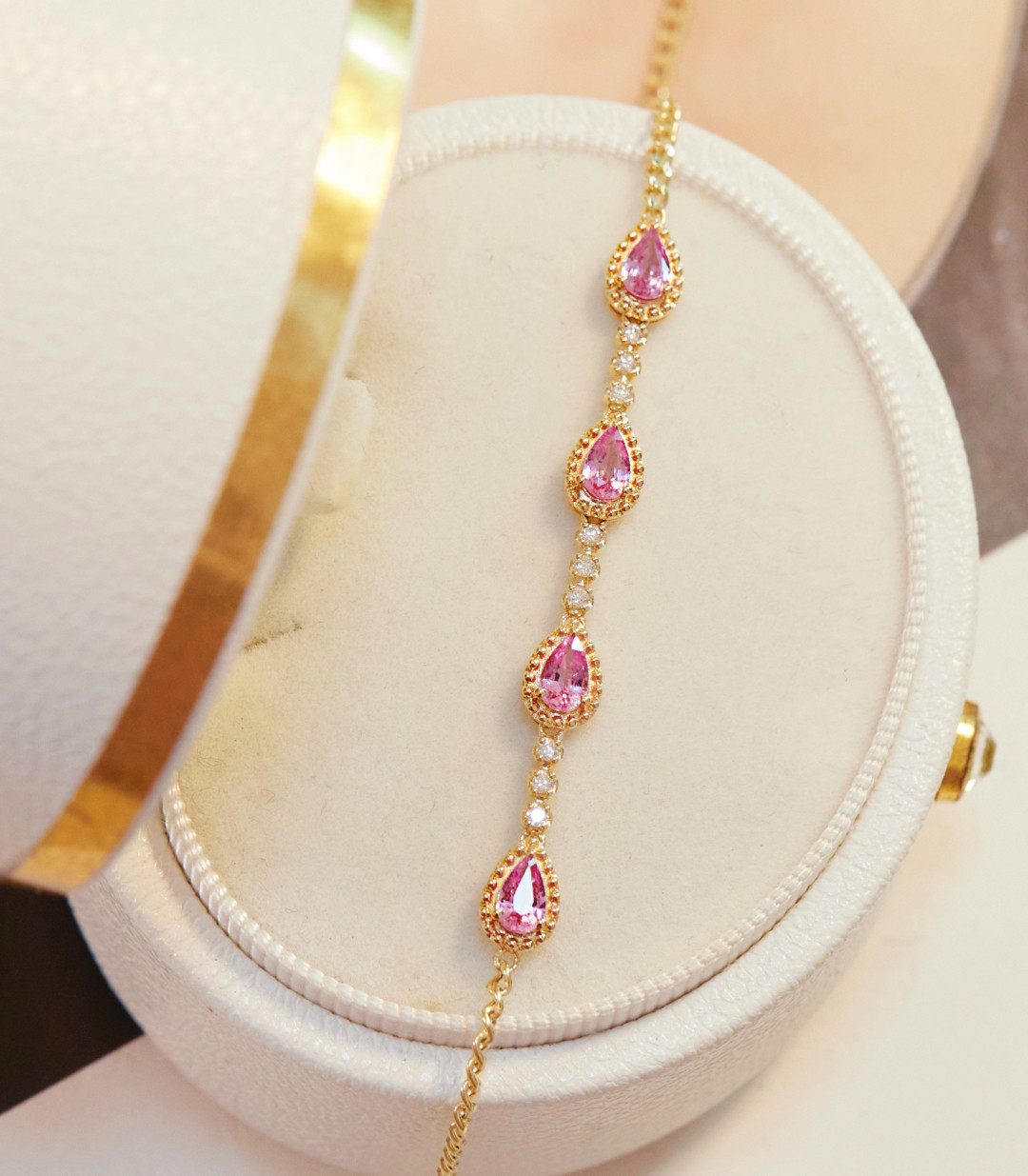 ピンクサファイアブレスレットk18　0103