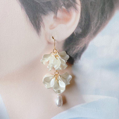 パールホワイト花びら バロックパール ピアス orイヤリング