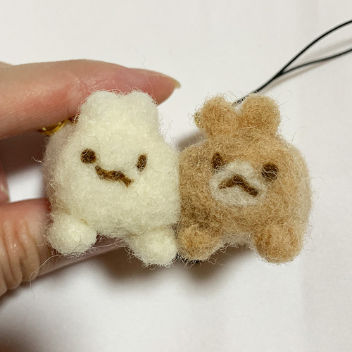 うさぎニコイチストラップ(2つくっついた状態で販売) 羊毛