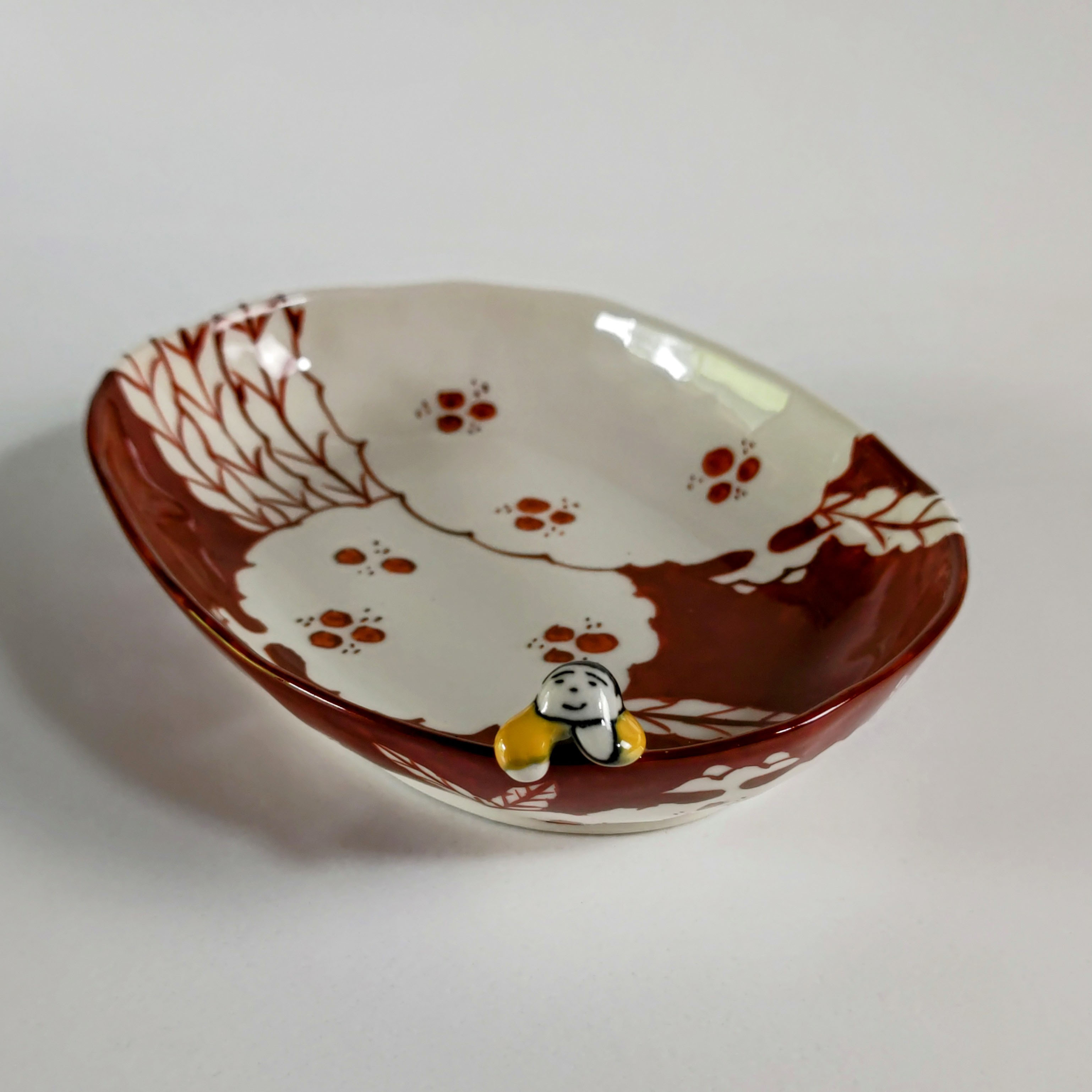 赤絵手 柘榴文様 一閑人七寸多用鉢（赤・一閑人は山吹）【陶祥窯・有田焼】