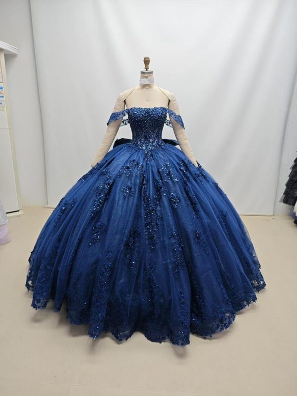 ❤︎ウェディングドレス❤︎オフショルダー 編み上げ 前撮り フォトウェディング ネイビー オフショルダー 二の腕カバー キラキラ