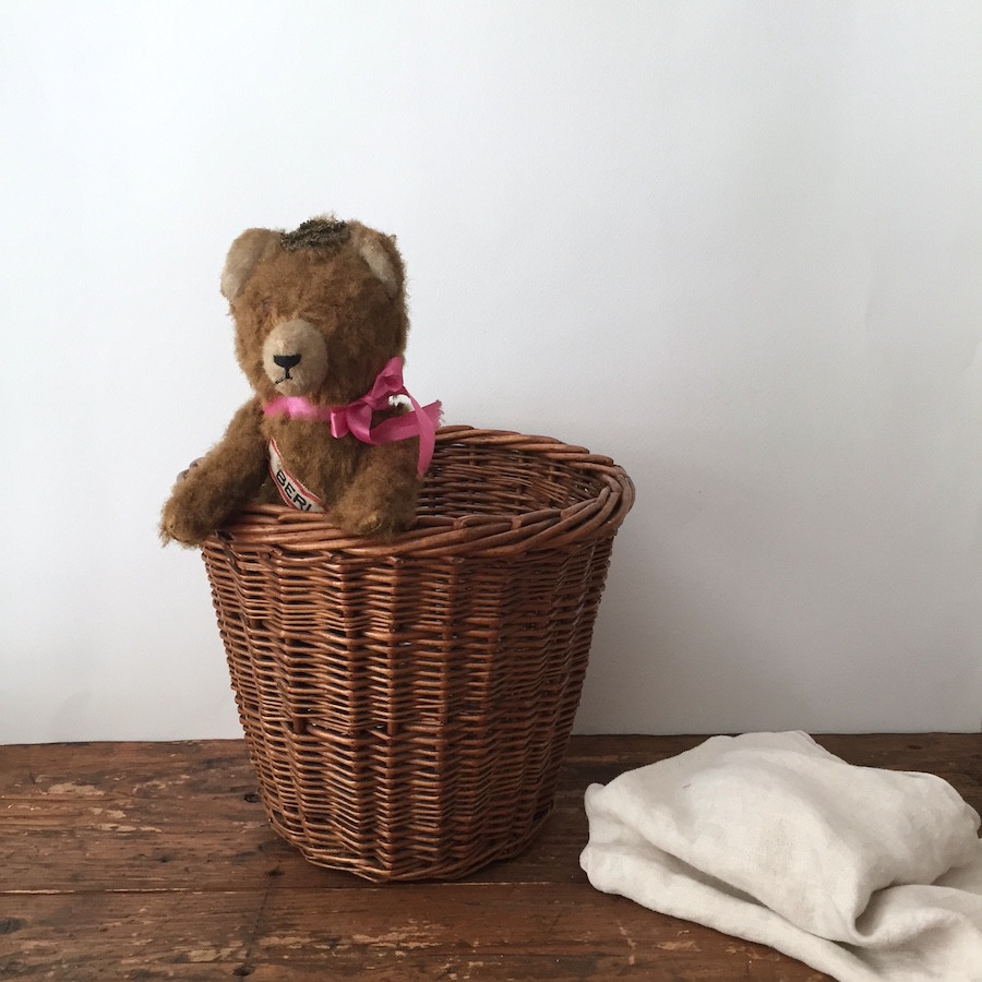 アンティーク丸型ミニバスケット   収納バスケット　古道具北欧の暮らし　インテリア　暮らしの道具　カフェ　ギフト