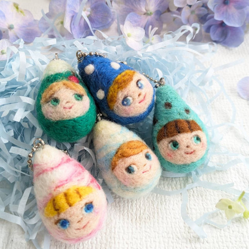 ドロップちゃんマスコット(⁠ディープブルーにドット)羊毛フェルト