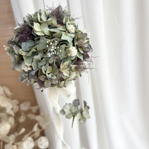 秋色紫陽花のフラワーボール☆フライングボール☆ドライフラワーボール 秋色紫陽花のフライングボール＊ゆらゆら癒しの小さな飾り フラワー