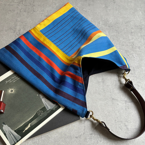 ポールスミス　ショルダーバック　マルチストライプ　A4可　レザー　ゴールド金具 ポールスミス ショルダーバック マルチストライプ A4可 レザー