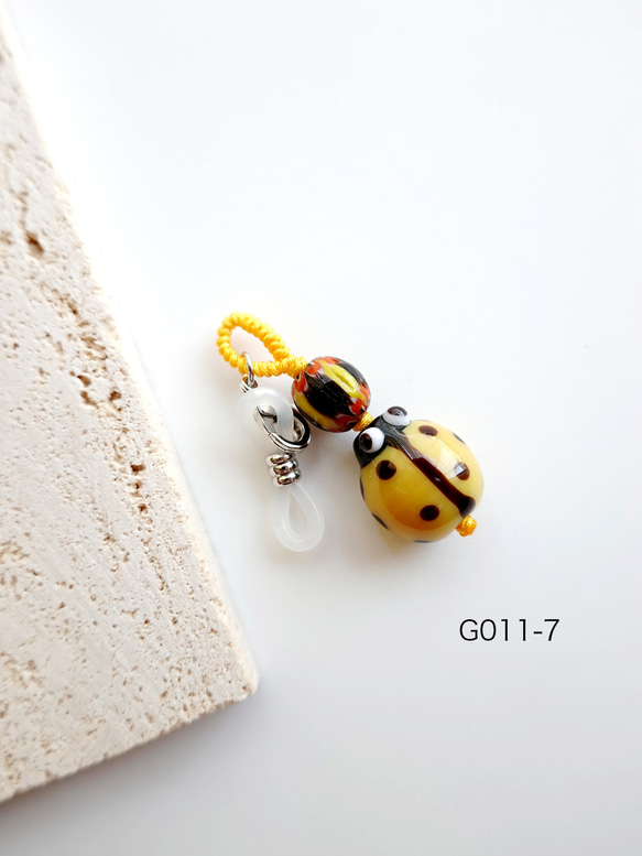 G011 てんとう虫 ガラスビーズ 手編み メガネ留めチャーム バッグ