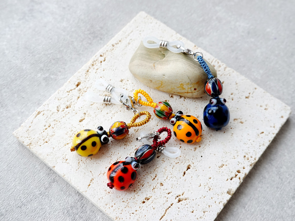 SOLD◆ハンドメイド チャーム 猫 電球 ガラス ビーズ ボタン ゴールド 黒 SOLD◇ハンドメイド チャーム 猫 電球 ガラス ビーズ ボタン ゴールド 黒