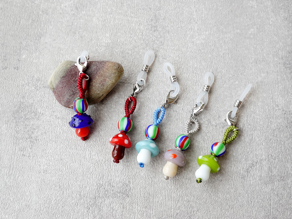 SOLD◇ハンドメイド チャーム 猫 電球 ガラス ビーズ ボタン ゴールド