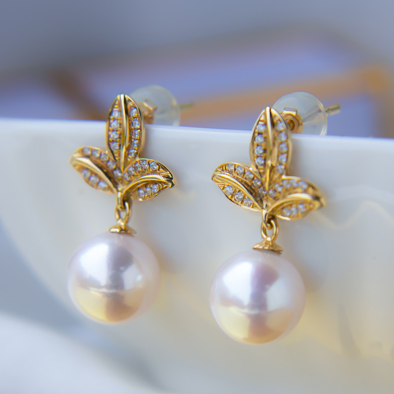 【La Corser】日本製7-9.5mmアコヤ天然海水真珠ピアス、強い光と女性らしい気質の18Kゴールドラウンドピアス