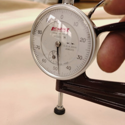 薄手レザー（羊革割吟・裏用革）１枚革　革の大きさ‐55㌥前後　革の厚み‐0.5mm前後 4枚目の画像