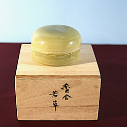 石の器 蓋つき小箱 大切なものを入れる箱 天然石オニックスを使い彫り