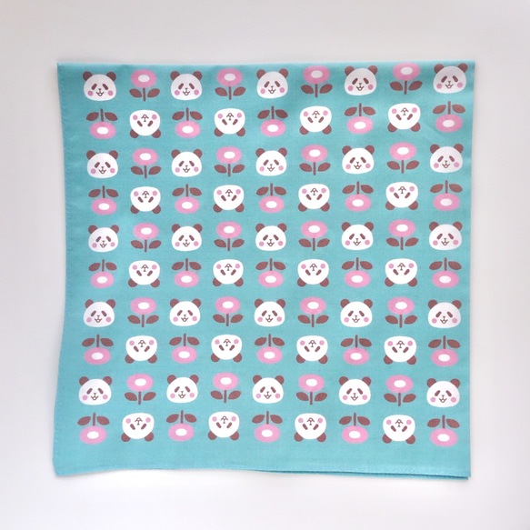 北欧パンダのハンカチ《ピンク》 2枚目の画像