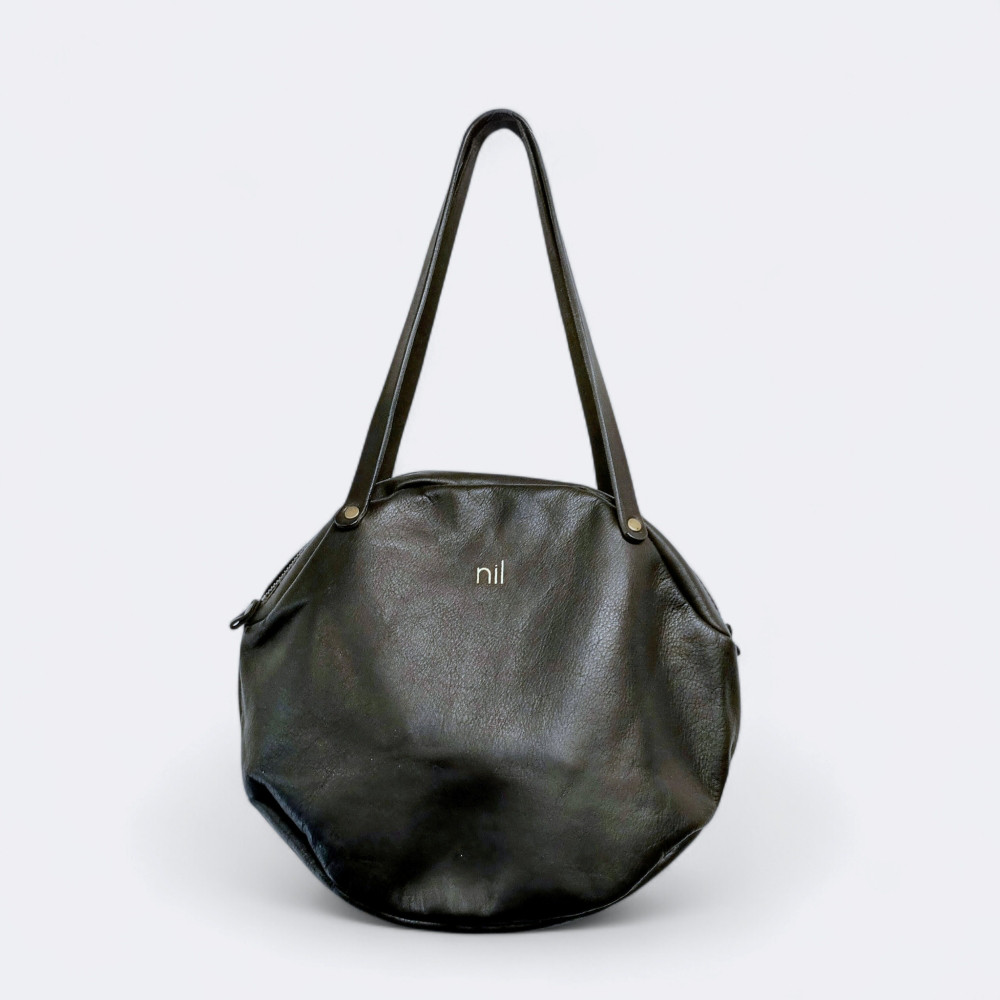 500mlボトルも入る！軽くて雨に強いまんまるレザートート(S) ブラック【nl031S-tote】