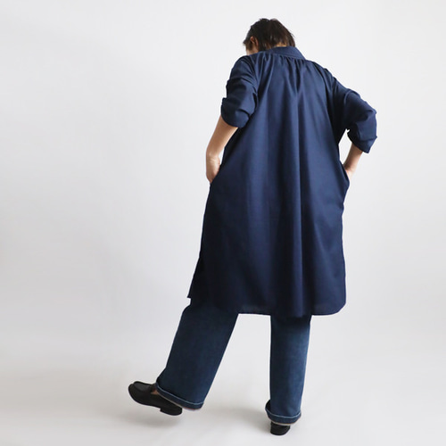夏／最終ＳＡＬＥ　上質ギマ擬麻コットン　Vネック スキッパー ロング シャツ ワンピース　ゆったり 重ね着　ネイビー R44A 夏／最終SALE ギマ擬麻コットン Vネック スキッパー ロング