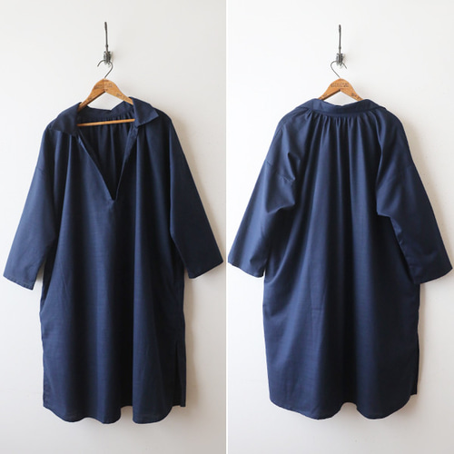 夏／最終ＳＡＬＥ　上質ギマ擬麻コットン　Vネック スキッパー ロング シャツ ワンピース　ゆったり 重ね着　ネイビー R44A 夏／最終SALE ギマ擬麻コットン Vネック スキッパー ロング