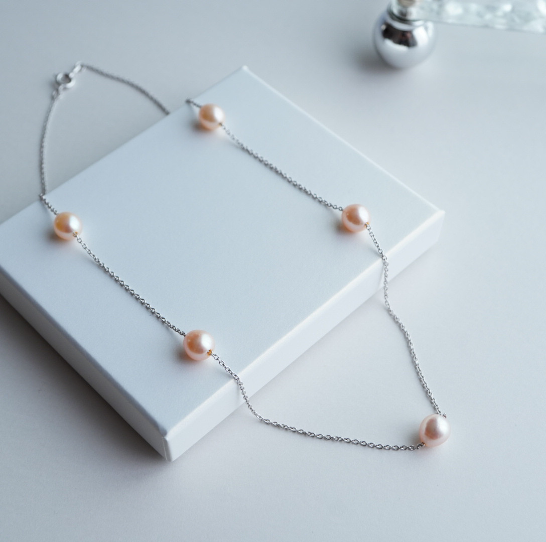 やわらかな輝き＊オレンジ淡水パールの5粒ネックレス｜ロジウムコーティングチェーン｜上品カジュアル|silver925