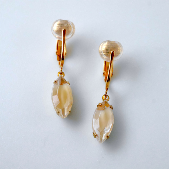 ヴィンテージビジューのイヤリング/ピアス beige givre 4枚目の画像
