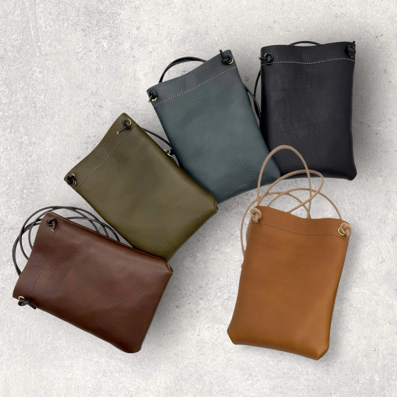 レザースマホショルダー（ハンドメイド／コンパクト／長財布◎／裏地有）