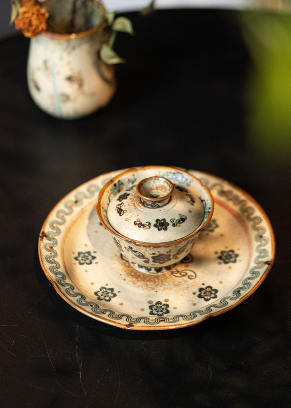 中国古美術・五彩絵花口皿・花形五彩龍鳳皿・純手作り・陶磁器・茶道具・飾皿 中国古美術・五彩絵花口皿・花形五彩龍鳳皿・純手作り・陶磁器