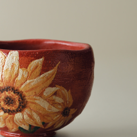 2025夏  新作 楽焼〚赤楽 ひまわり〛抹茶碗　茶入印　贈り物　茶道具　季節茶碗 3枚目の画像