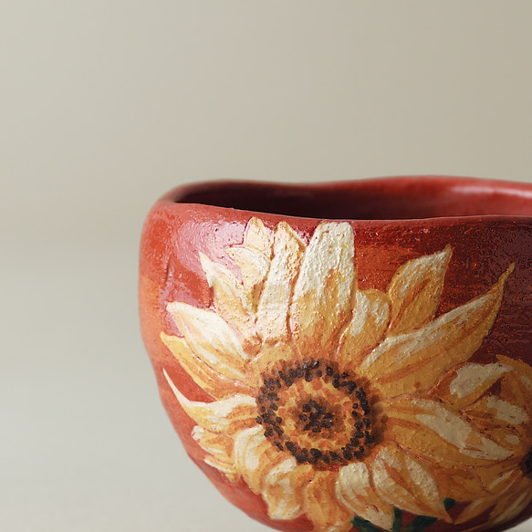 2025夏  新作 楽焼〚赤楽 ひまわり〛抹茶碗　茶入印　贈り物　茶道具　季節茶碗 2枚目の画像