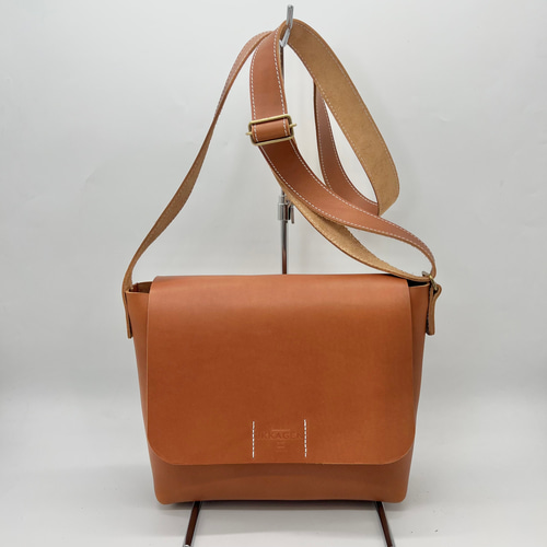 レザーフラップショルダーバッグM（ハンドメイド／A5収納可