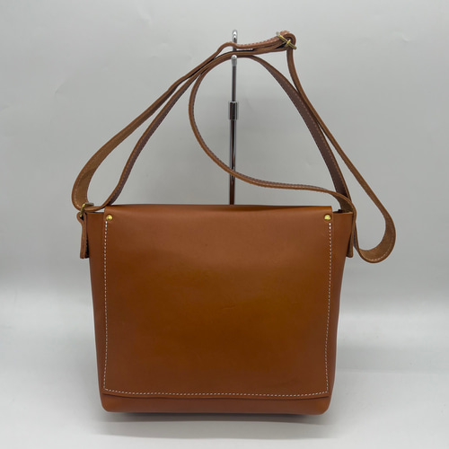 レザーフラップショルダーバッグM（ハンドメイド／A5収納可