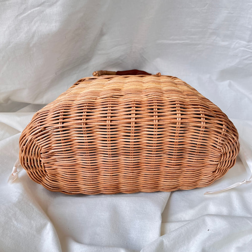 ♡handmade♡ ミナペルホネン　　底がまぁるい巾着バッグ ミナペルホネンtambourine巾着付き＊ナチュラルかごバッグ かご