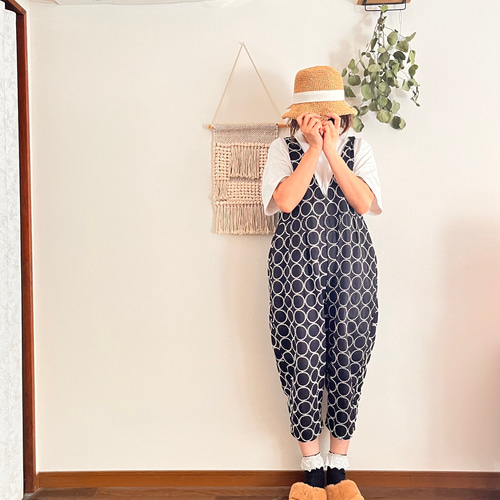 うしろ姿が可愛いミナペルホネンのサロペット オールインワン