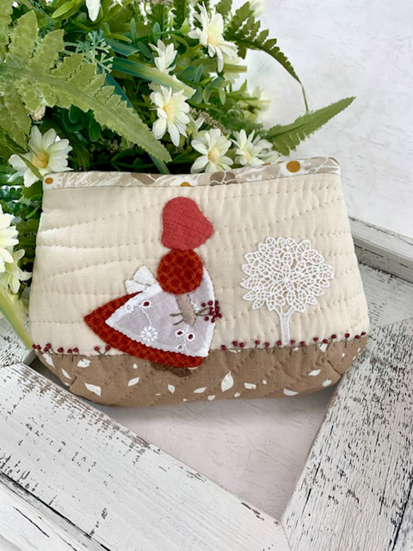 パッチワークポーチキット／風にそよぐスーのポーチ／完成品ではご