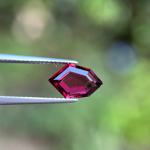 ロードライトガーネットルース非加熱天然1.7ctRhodolite Garnet ロードライトガーネットルース非加熱天然2ctRhodolite Garnet