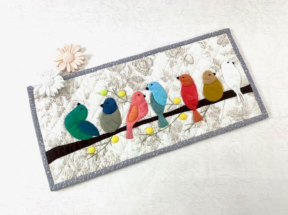 パッチワークタペストリーキット／小鳥のタペストリー／完成品